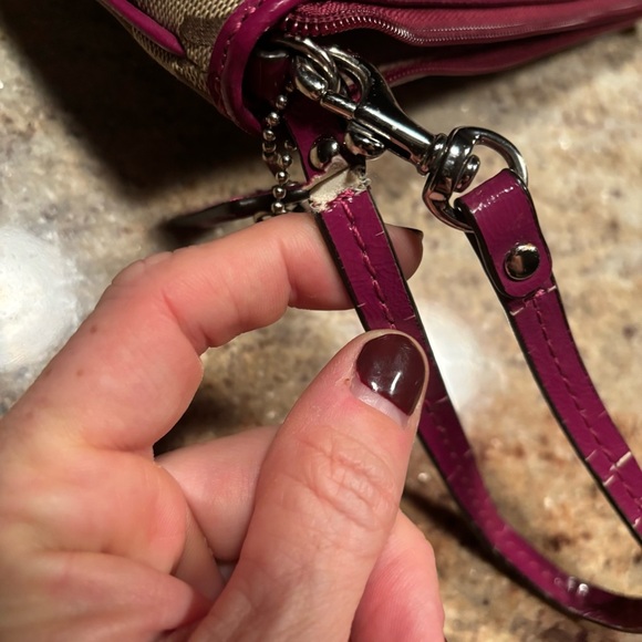 COACH Signature wristlet bag small - Picture 11 of 12